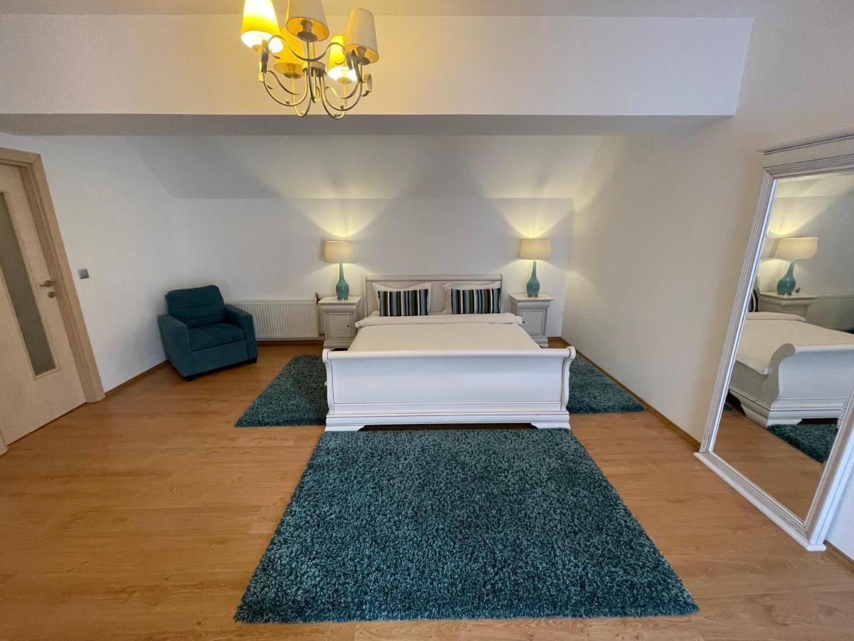 Kyra Luxury Penthouse Apartment Sinaia Bagian luar foto