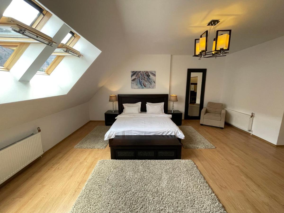 Kyra Luxury Penthouse Apartment Sinaia Bagian luar foto